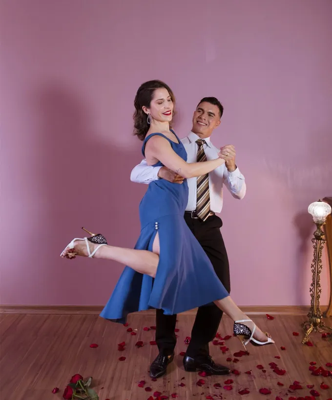Casal dançando bolero